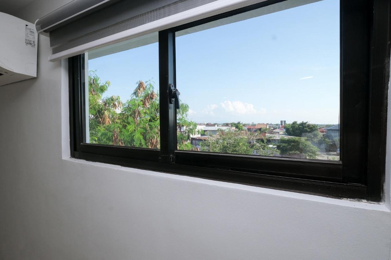 Rosey Hotel Cabanatuan City Exterior photo