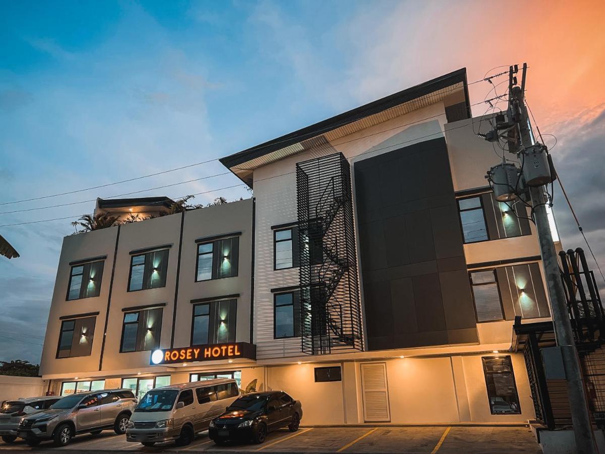 Rosey Hotel Cabanatuan City Exterior photo